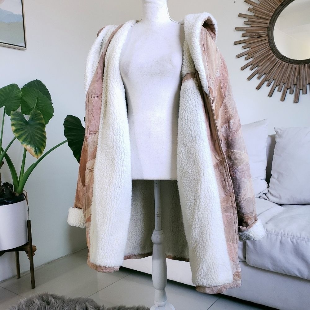 Leather Patchwork‎ Shearling Lined Oversized Button Front Hooded Coat - Picture 8 of 14
